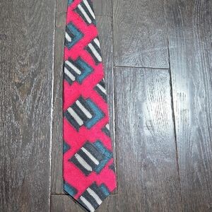 Men's Pink Geometric Pattern Tie with Teal and Black Accents
